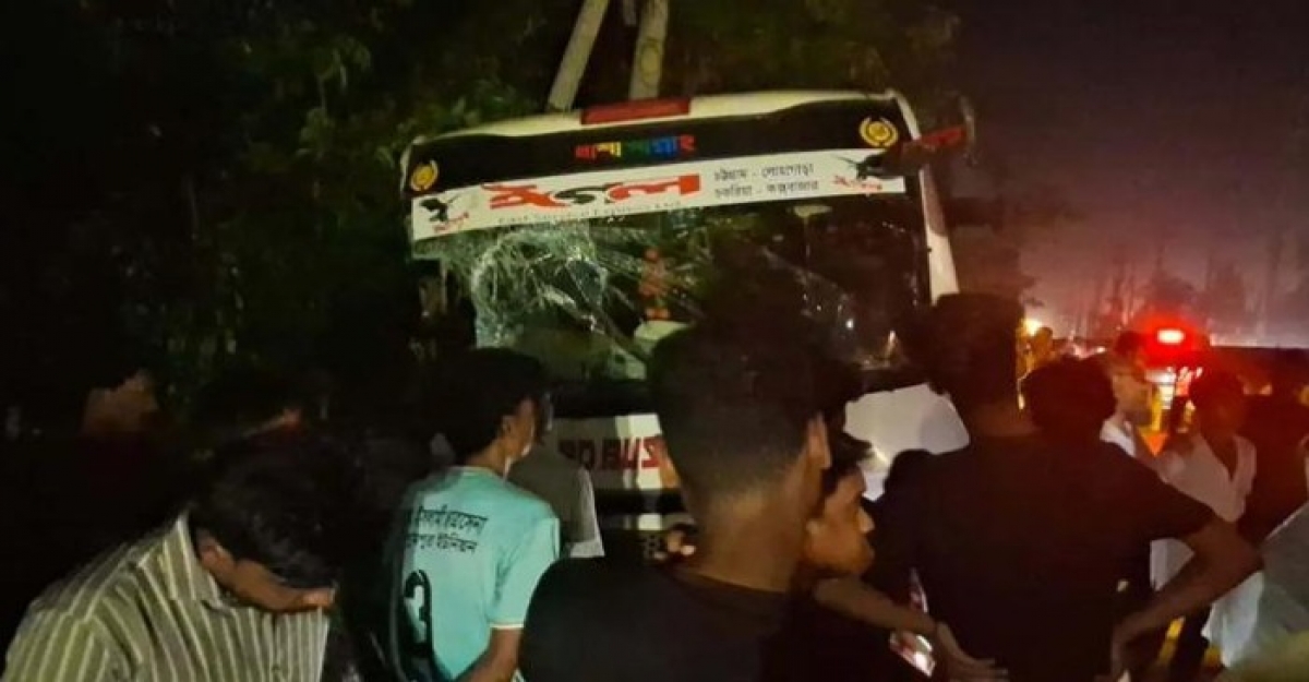 চট্টগ্রামে ভয়াবহ সড়ক দুর্ঘটনায় ৩ জন নিহত, আহত ২০